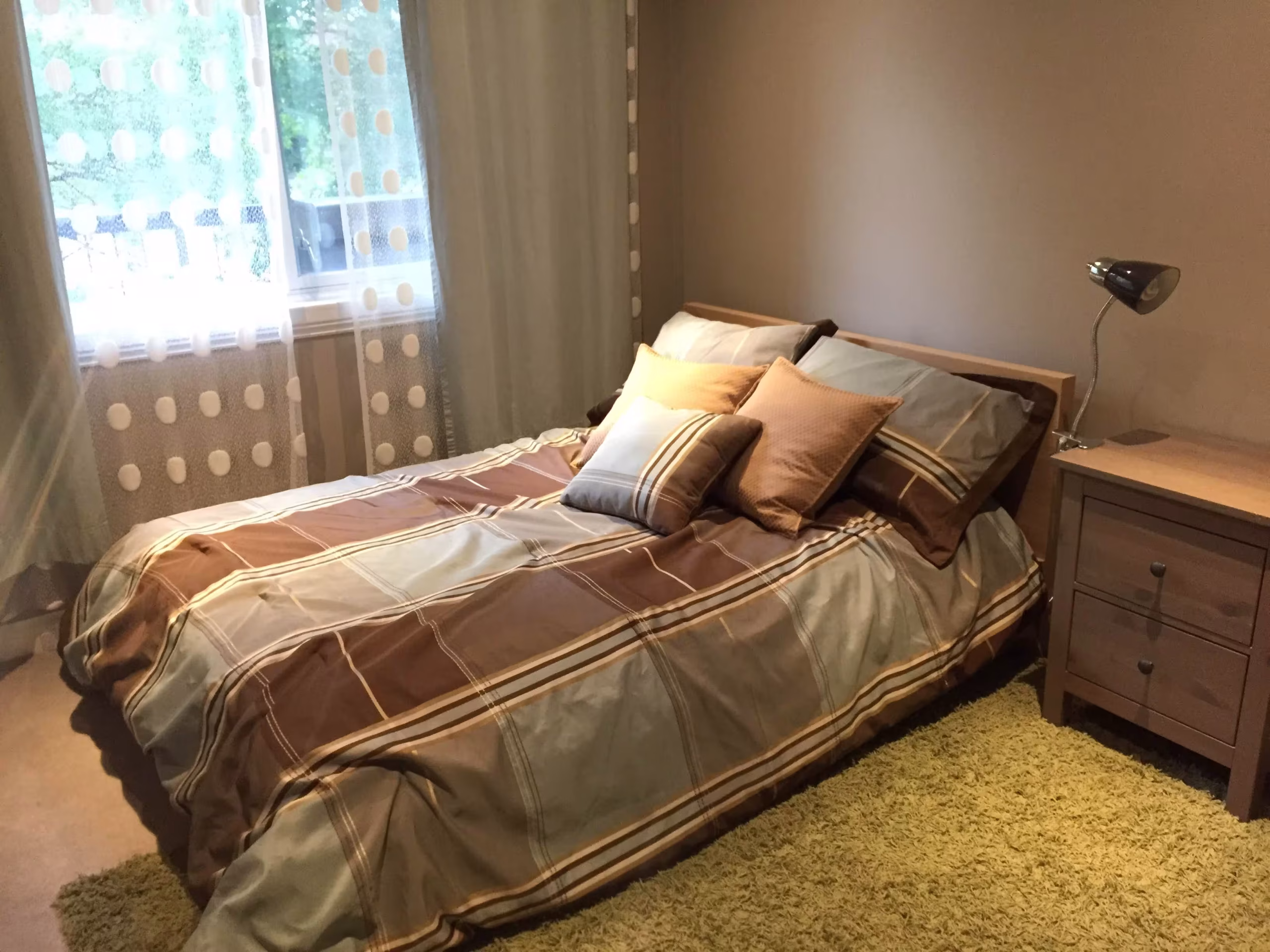 Team Nori Realty Home Staging - Glen Abbey Gate Bedroom - Before